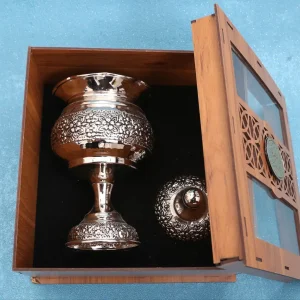 قندان پایه دار گلسا با آبکاری کروم همراه با جعبه سه بعدی چوبی